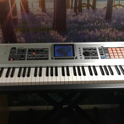 Roland Fantom-X8 88-Key Workstation Keyboard 2003 - 2004 - Silver