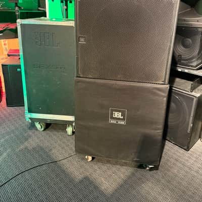 JBL SRX900 KIT Pre owned - very good condition - 30 days warranty -(4) SRX918S with SRX918S-CVR covers  + (4) SRX906LA + (4)JBL SRX900-RC1 + (1) SRX900LA CASE + (2) SRX906LA-BP + (2) VTX-PM image 4