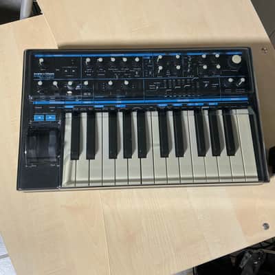 Novation Bass Station II 25-Key Monophonic Synthesizer 2013 - Present - Black image 2