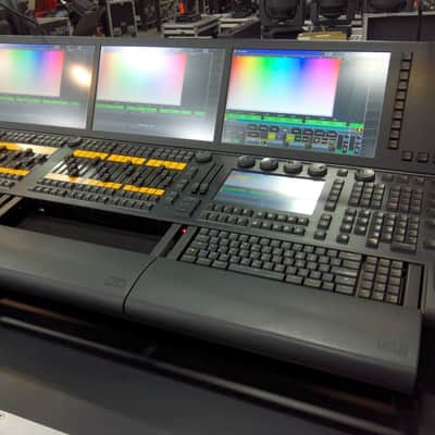 MA Lighting MA2 Full-size 8,192 Ch Console image 1