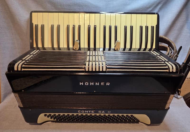 Hohner Contessa II Accordion