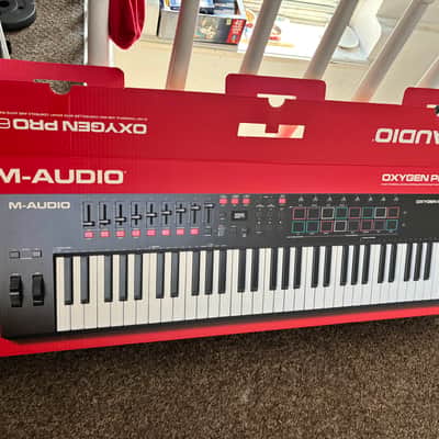 M-Audio Oxygen Pro 61 MIDI Keyboard Controller - Black image 3