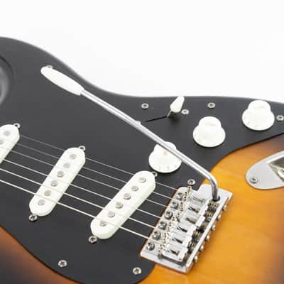 Squier 40th Anniversary Vintage Edition Stratocaster 2022 Satin Wide 2-Colour Sunburst image 24