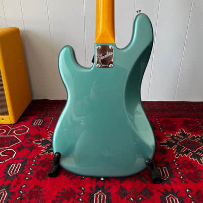 Mojo Dojo – Faded Sherwood Green Metallic Precision Bass – AV II Neck – DiMarzio Model P – American Classic Body – Pro Setup – Great Player image 8