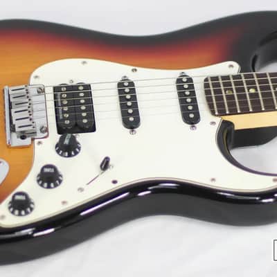Fender American Deluxe Stratocaster HSS Sunburst image 3