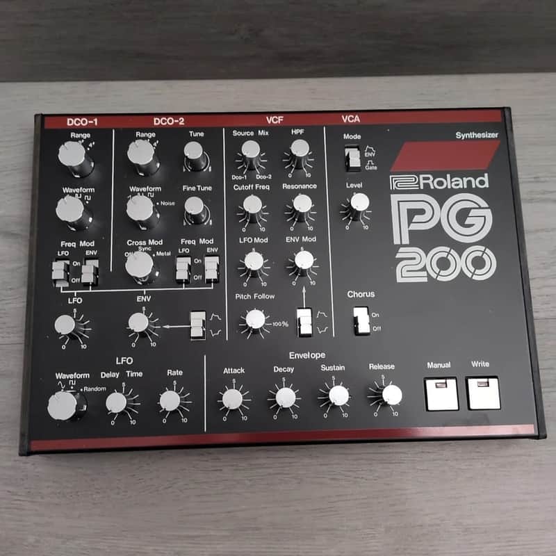 Roland PG-200 Synthesizer Programmer | Reverb