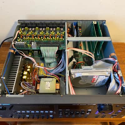 Akai DR8 8 Track Hard Disc Recorder. Version 2.32. Digital