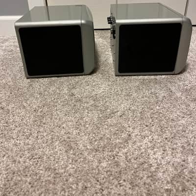 KRK Rokit 5 G3 Limited Edition Platinum Studio Monitor Bundle image 5