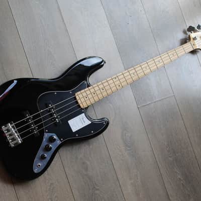 FENDER "Jazz Bass Standard Black" 4, 32 KG image 1
