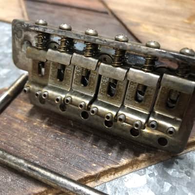 Real Life Relics Fender® Aged Stratocaster® Tremolo Bridge Kit 2 3/16 String Spacing (Fender® 0054619000    [L8] image 3
