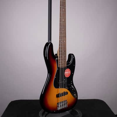 Squier Affinity Series Jazz Bass V - 3-color Sunburst with Laurel Fingerboard image 3