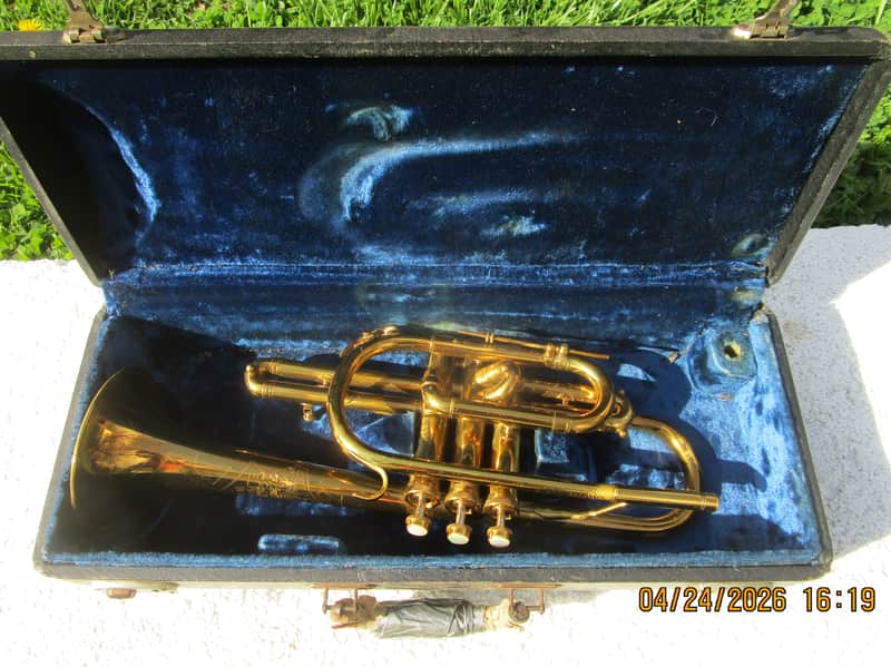 Holton Collegiate Cornet, 1940, Gold, Case, Very Clean image 1