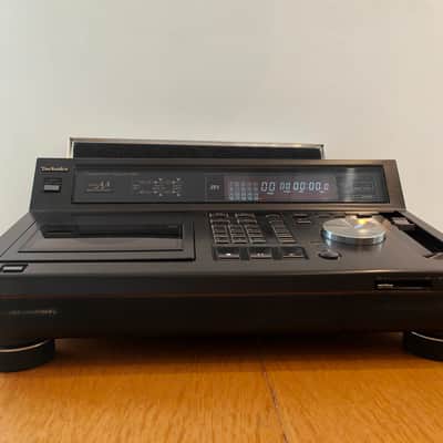 TECHNICS SL-P1200 — Professional Broadcast CD Player + Custom Flightcase (1986-1993) image 7
