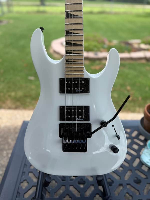 Jackson JS Series JS32 DKA-M Dinky Archtop 2014 - Present - Snow White image 1