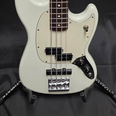 Fender Offset Series Mustang Bass PJ with Rosewood Fretboard 2016 - 2017 - Olympic White image 2