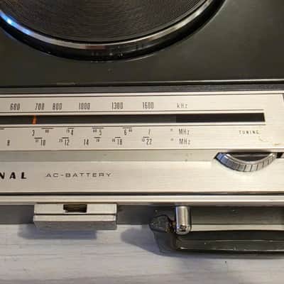 National SG-707 vintage portable radio phonograph (turntable) system/1971 image 8