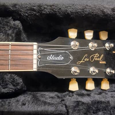 Gibson Les Paul Studio 2024 - Present - Blueberry Burst image 9