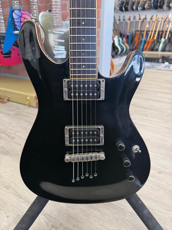 Ibanez SZ320-BK Standard