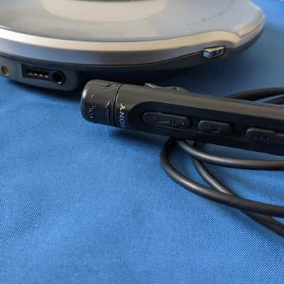 Sony D-NE520 CD player Portable Walkman Discman image 6