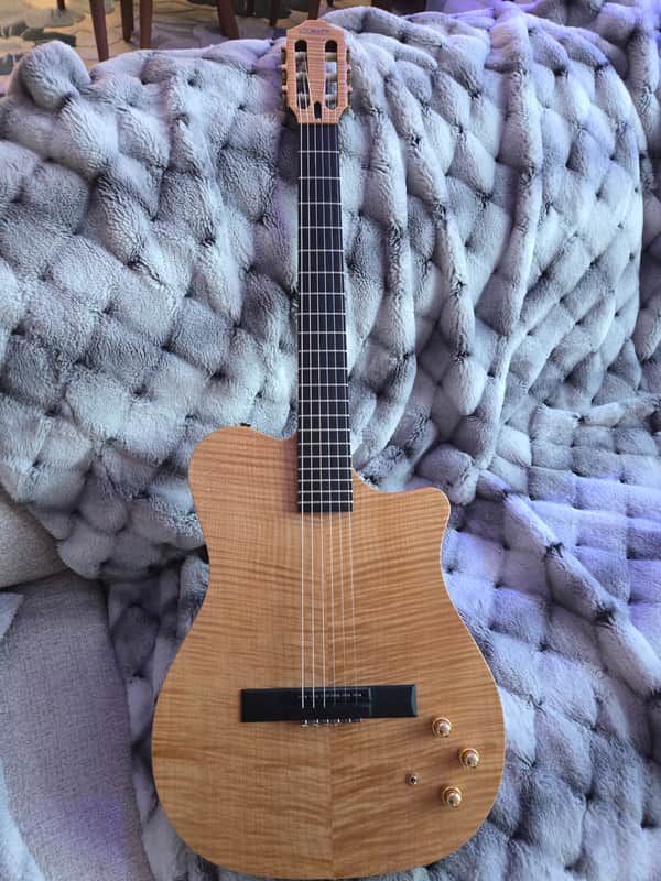 Carvin NS1 2000s - quilt maple image 1