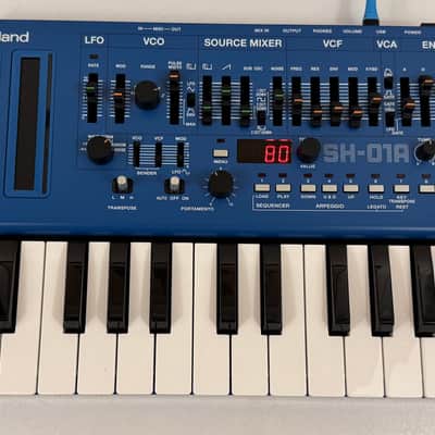 Roland SH-01A 2017 - BLUE w/KM25 keyboard + Decksaver image 1
