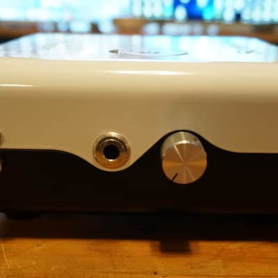 Sicphones Headphone Amp - White/Black image 1