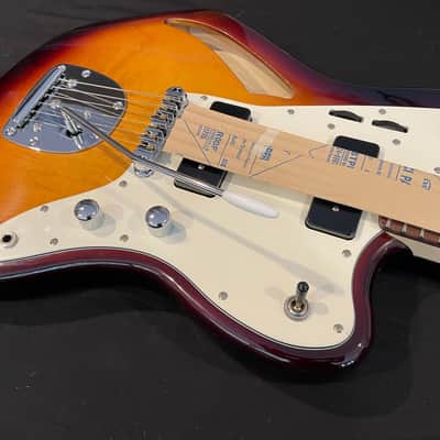 IYV IJG-200 TSB SB Semi-Hollow Body Sunburst Guitar w/ Whammy & Dual P-90'sBar image 3