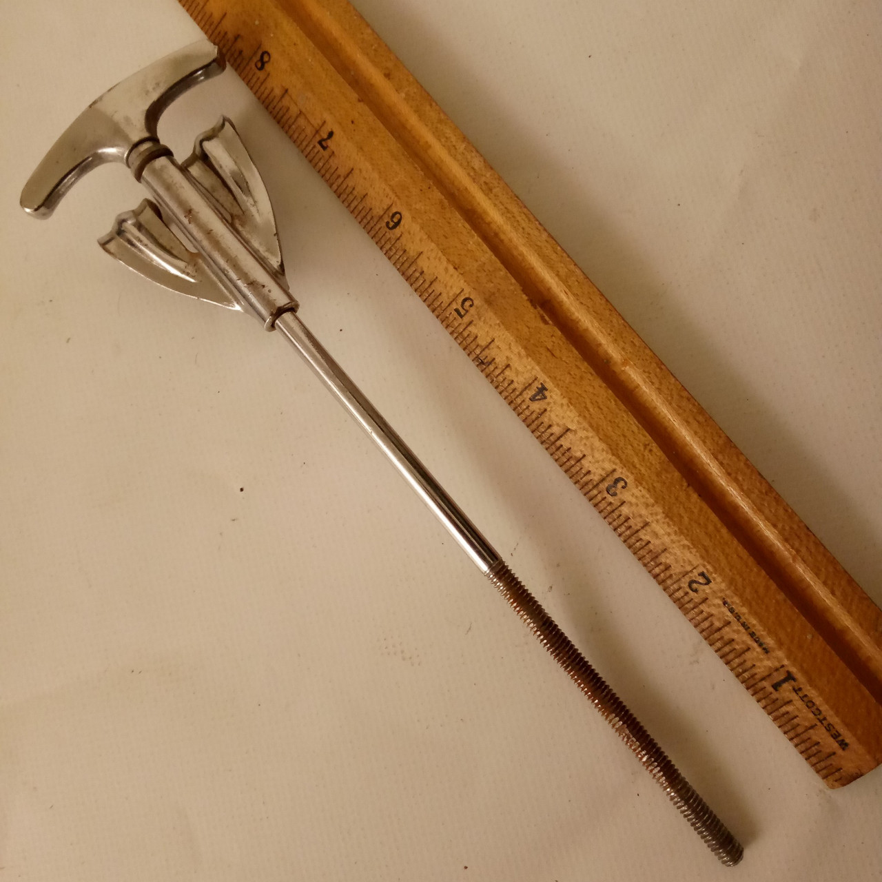 Ludwig Bass Drum Long Tension T-Rod+Claw7.5"Chrome Vintage60s Club-Date Keystone — main photograph