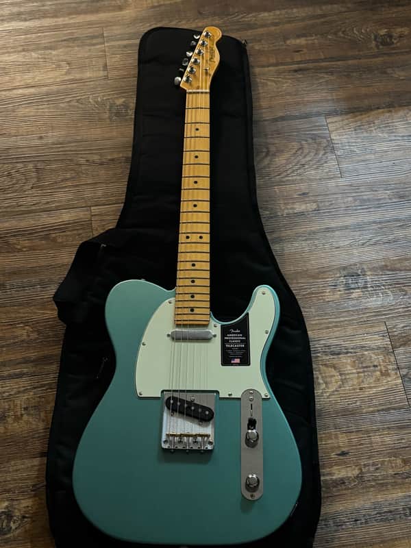 Fender American Professional Classic Telecaster - Faded Sherwood Green Metallic - Mint Condition - Bonus extra pickup set!