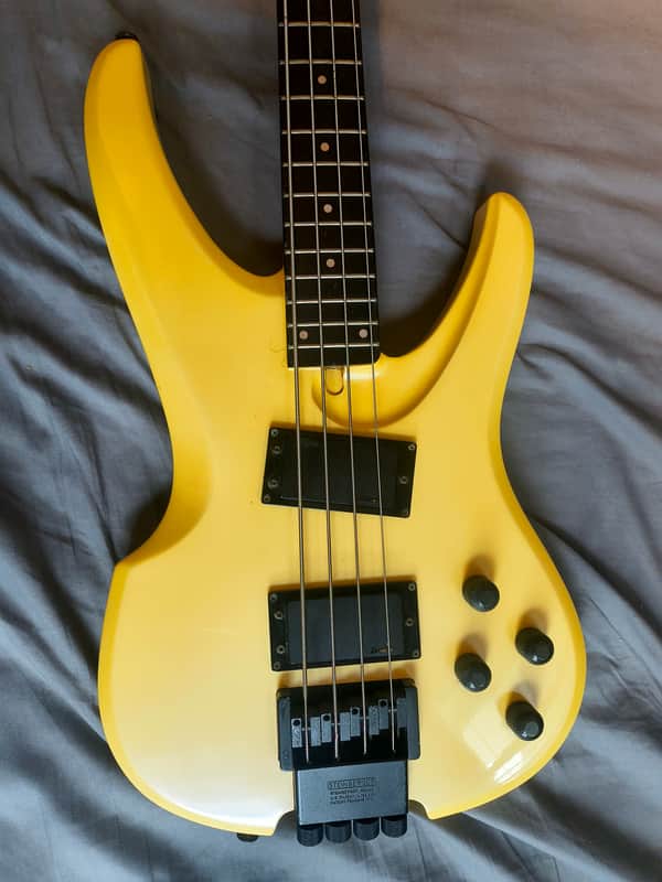 Ibanez AXB-1000