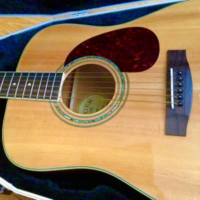 Used Zager ZAD-50 EZ- Play 6 String Guitar 2004 Solid Spruce Top, Mahogany back and sides, w/ Rosewood Fretboard image 2