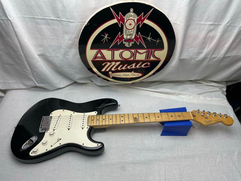 Fender American Standard Stratocaster Guitar 1993 - Black / Maple neck image 1