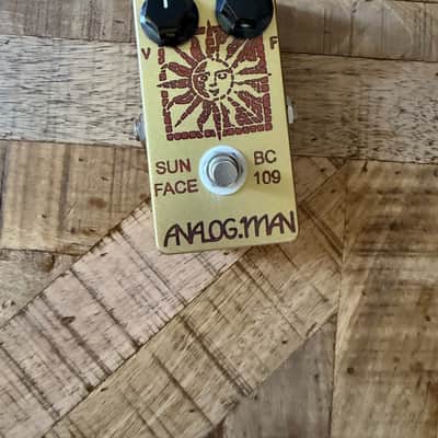 Analogman Sun Face BC109 Silicon Fuzz 2012 - 2018 - Gold image 2