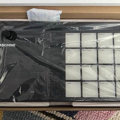 Native Instruments Maschine Mikro MKIII 2017 - Black image 2