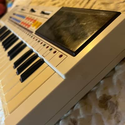 Casio PT-80 32-Key Mini Synthesizer 1980s - White image 7