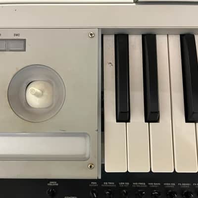Korg M3 61 keyboard. image 8