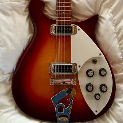 1993 Rickenbacker 610/12 – FireGlo image 1