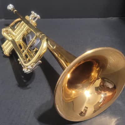 Conn 1050B Trumpet ,Hard case& mouthpiece Clear Lacquer image 1
