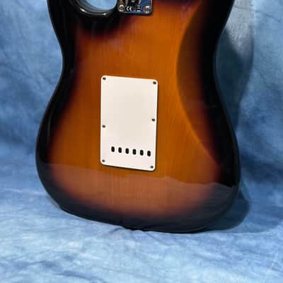 Fender Vintera '50s Stratocaster Modified with Maple Fretboard 2021 - 2-Color Sunburst image 16
