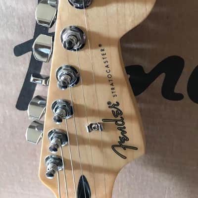 Fender Fender Player Stratocaster Maple Fingerboard Limited Edition Electric Guitar Black 2019 Black image 4
