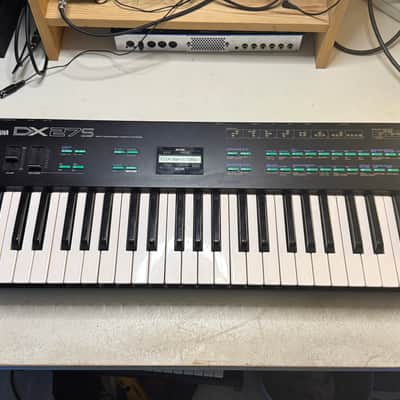 Yamaha DX27S Programmable Algorithm Synthesizer with Speakers 1985 - Black