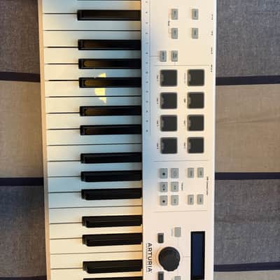 Arturia KeyLab Essential 88 MIDI Controller 2020 - Present - White image 2