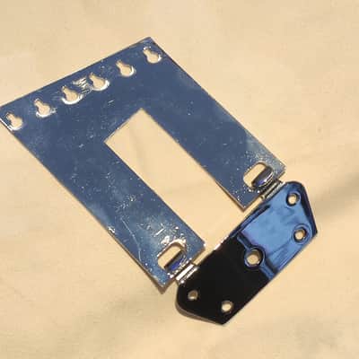 Rickenbacker Vintage-style trapez tailpiece (#01121) + bracket (#01122) for 6 and 12 string models image 4