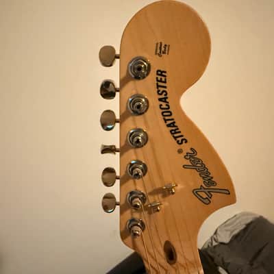 Fender Limited Edition American Professional Stratocaster with Maple Fretboard 2018 - 2019 - Lake Placid Blue image 3