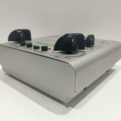 Behringer Tube Ultragain MIC200 Vacuum Tube Modeling Preamplifier 2012 - Present - Standard image 2