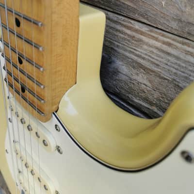 RIF 998 EKO ST-YM Yngwie Malmsteen Stratocaster w/Scalloped Fretboard Vintage White image 11