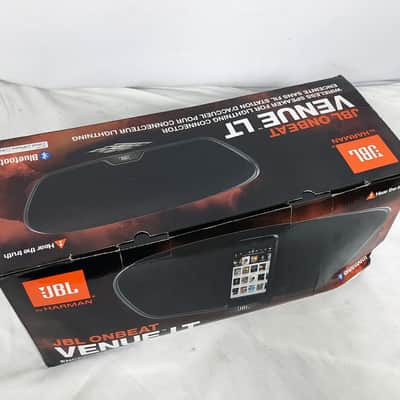 JBL OnBEAT Venue LT Bluetooth powered speaker system Lightning™ Connector Dock image 3