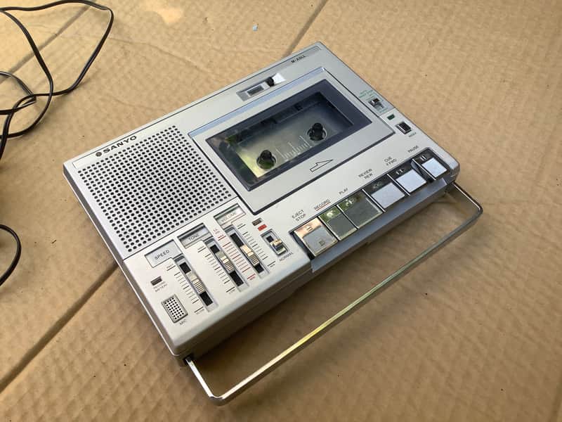 Sanyo Sanyo M-A5LL Portable cassette tape player recorder with pitch speed control and build in speaker Japan vintage image 1