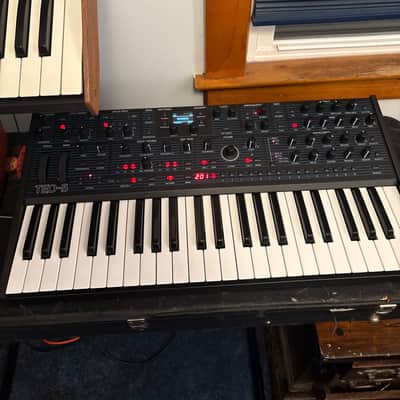 Oberheim TEO-5 44-Key 5-Voice Synthesizer 2024 - Present - Black image 2