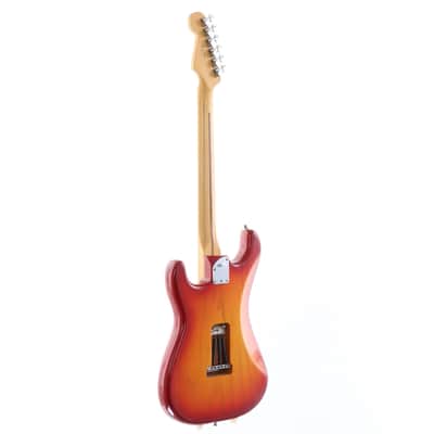 FENDER USA American Deluxe Stratocaster Ash with N3 MF, Aged Cherry Sunburst [US13058527] (06/22) image 15